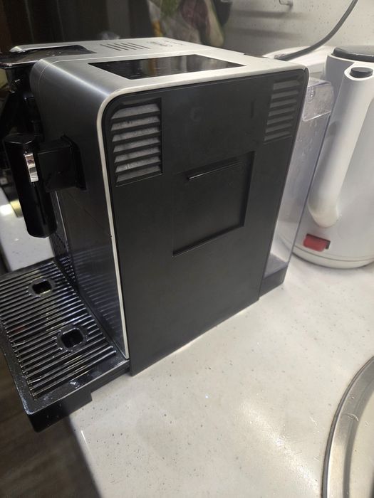 Кафе машина  с капсули Delonghi