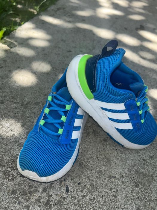 Vând adidași 26 impecabili