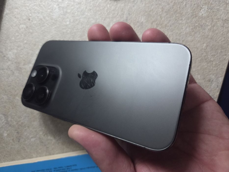 IPhone 15 pro 128 gb