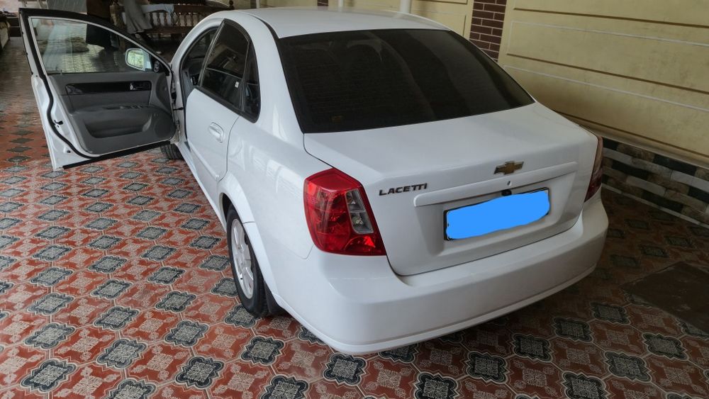 Автомашина Jentra 1.5