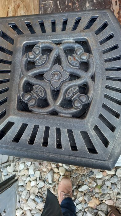 Vând sobă fontă pe lemne, tip șemineu, cu plită de gătit, Verdo Patyne