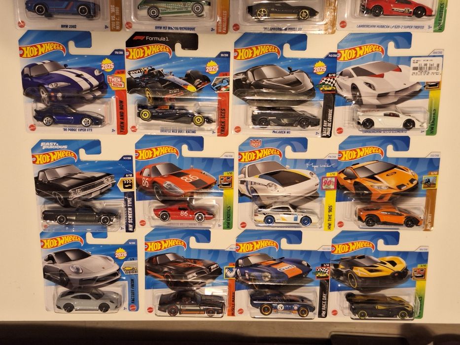 20 machete Hot Wheels