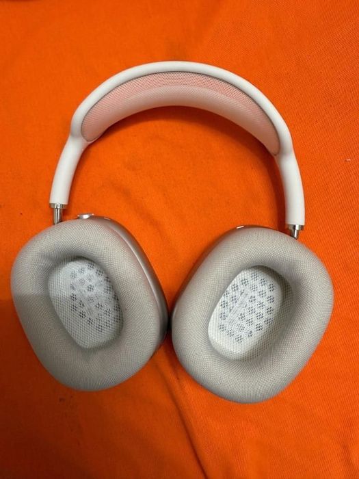 Vand casti Airpods Max