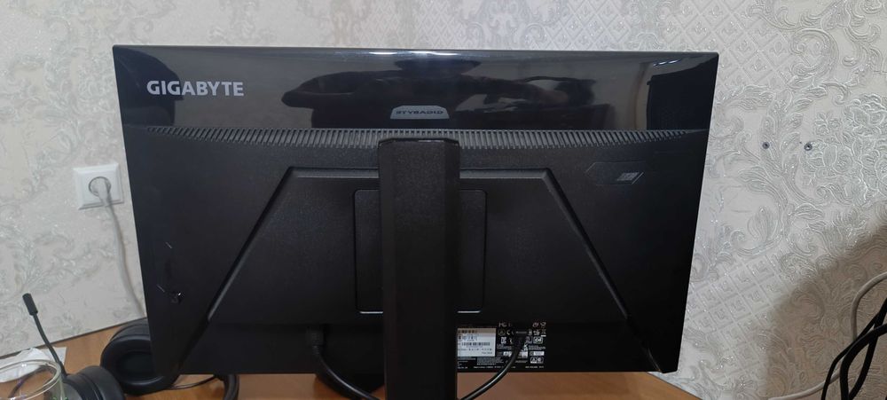 Monitor gigabyte 180hz