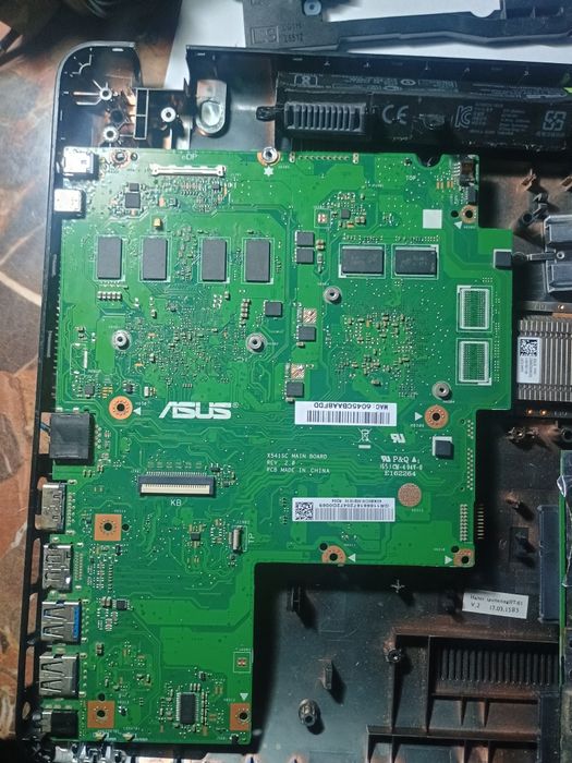 Piese laptop ASUS X541U placă de bază DEFECTĂ. Cooler, CD-ROOM, placă conexiuni, ecran, carcasă, heat sink, modul Wi-fi rețea, difuzoare, încărcător