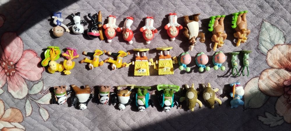 Продам игрушки из киндера