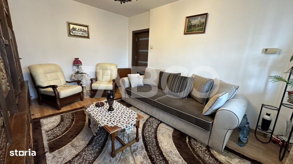 Apartament in bloc cu lift 4 camere 2 bai pivnita Mihai Viteazul Sibiu — fotografia 1