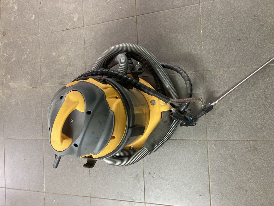 Aparat de curățare cu coajă de nucă