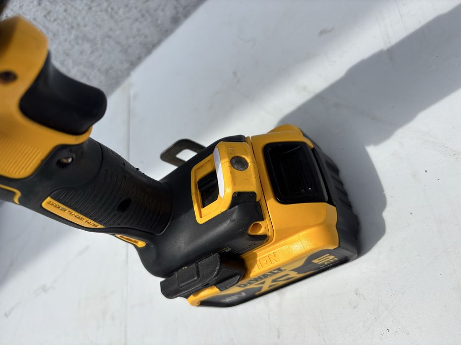 Autofiletanta dewalt cu bataie profesionala
