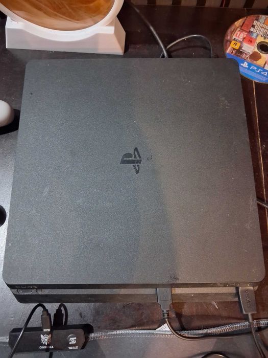 Playstation 4 в отлично  състояние