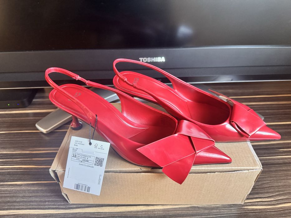 Нови обувки zara и mango 38-39 номер
