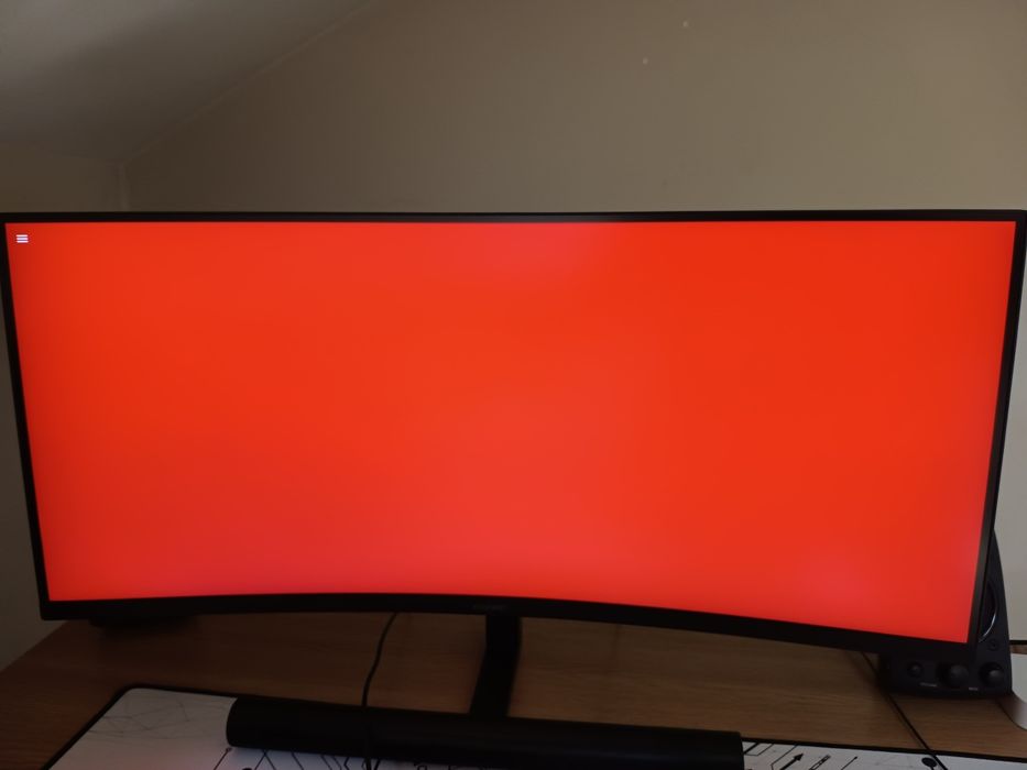 Monitor curbat 165Hz