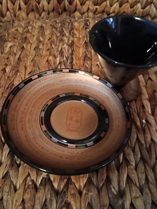 Cesti de cafea  cu motive egiptene