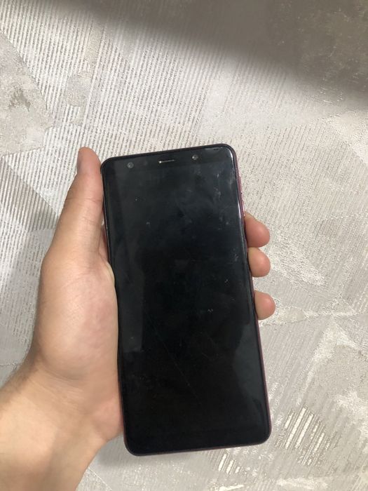 Самсунг.                      A7.