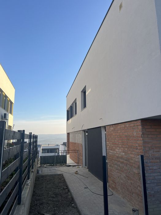 Vând fără TVA casă tip Duplex 160 mp +200 mp de grădină