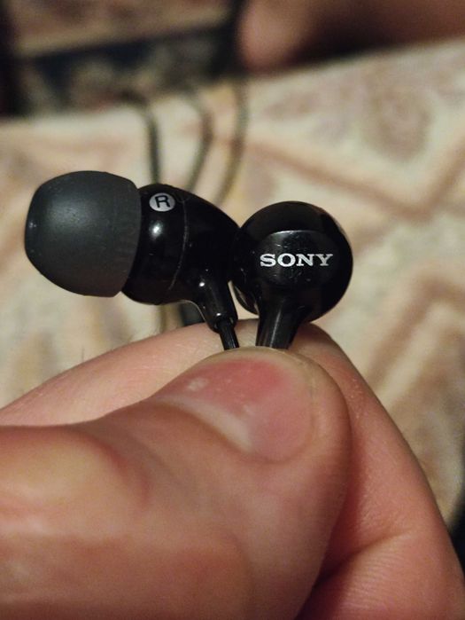 Продам проводные наушники Sony
