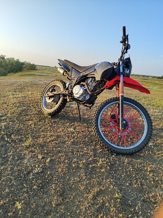 Продам мотоцикл эндуро Lifan 200 cc