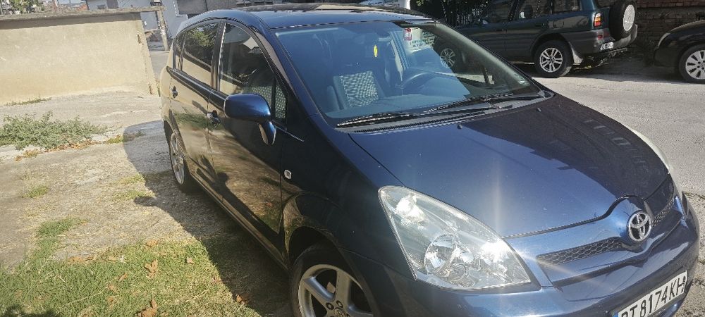 Тойота Корола версо