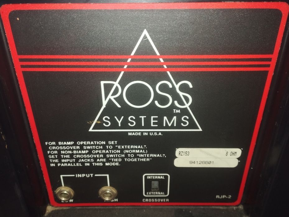 De vânzare boxe și un subufar