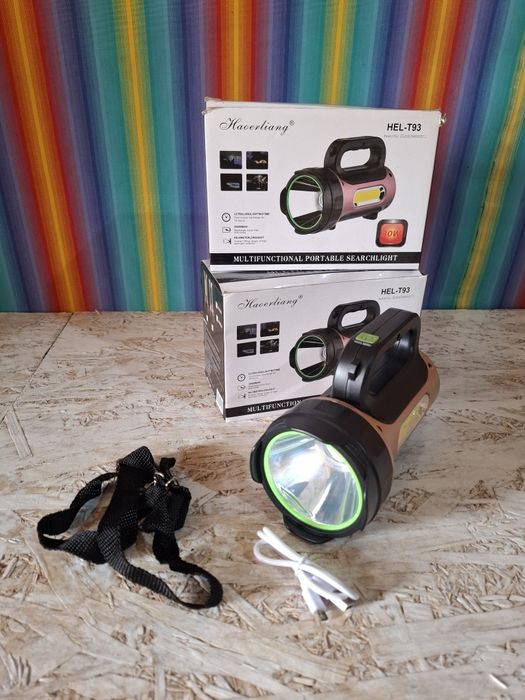 Lanterna portabilă solar si USB