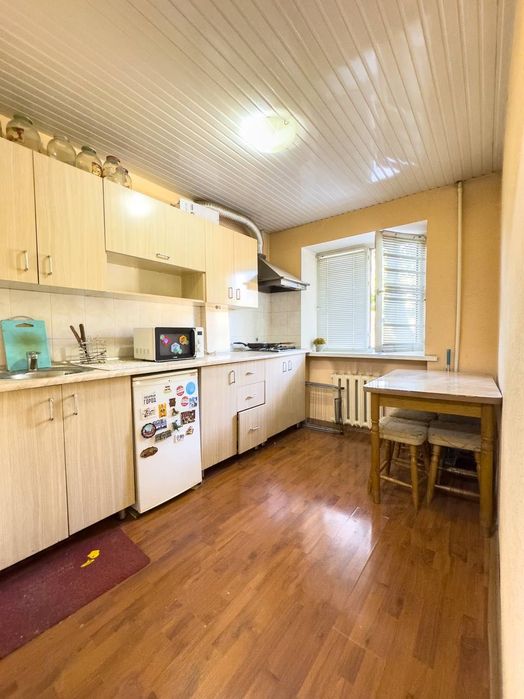 Квартира 1/2/5 Новомосковская " Аккурганская: 99-школа, 
Кафе вечер