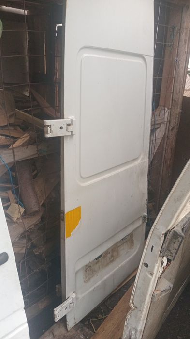 Vind usi lt 35 in stare buna