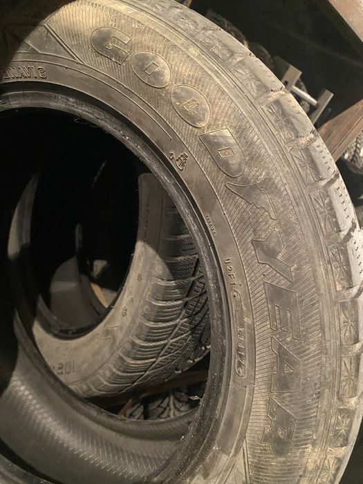 Резина на 16. 215/60
