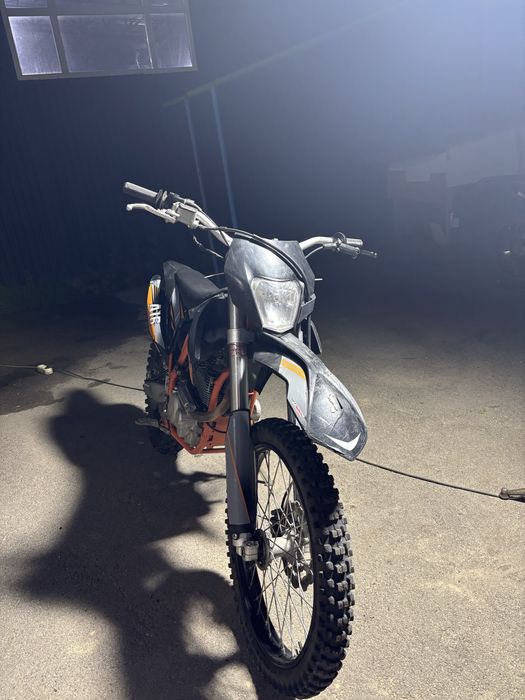 Продам мотоцикл 250кубов