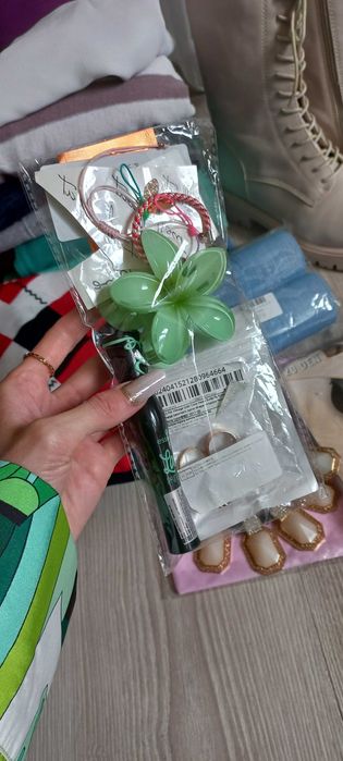 Haine dama marimea s/m si accesorii
