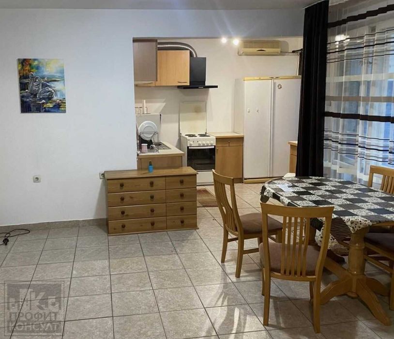 Тристаен апартамен в центъра на гр.Велико Търново