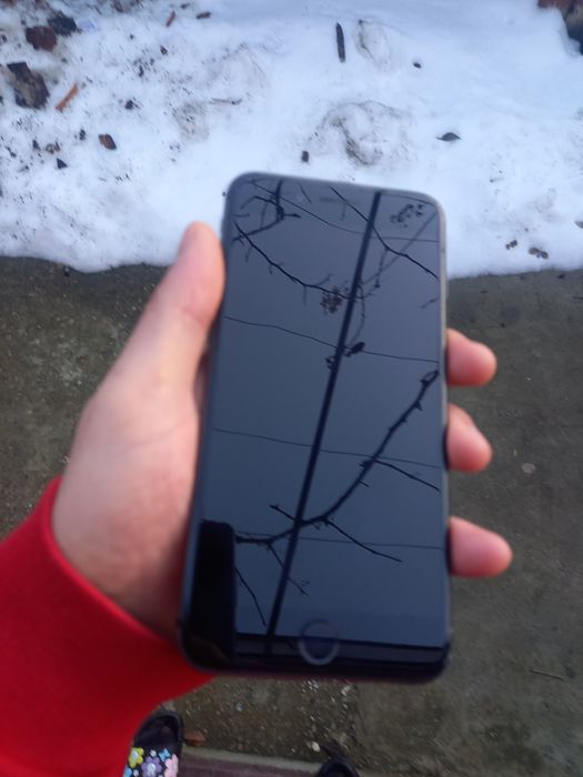 IPhone 8+ baterie 100%