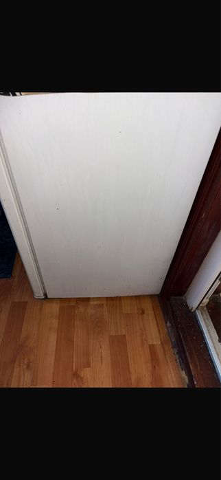 Vand frigider cu congelator a+ folosit 3 ani 390 lei
