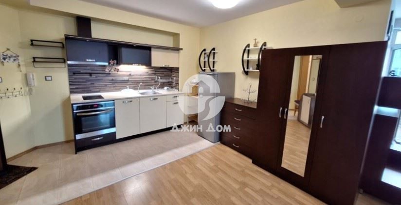 Продава се Тристаен апартамент в Поморие - 105 кв.м за 1096 €/кв.м - Снимка #1