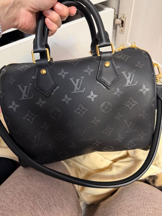 Geanta de mana, cu bareta de umar