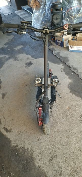 Продам электросамокат Kugoo G-Booster