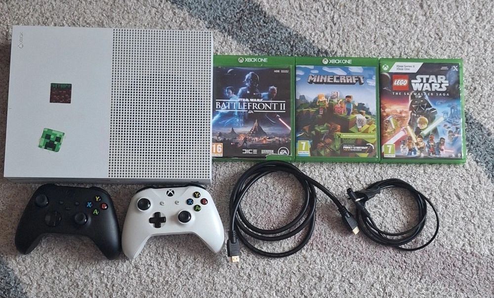 Xbox One S + 2 Manete + 3 Jocuri Fizice