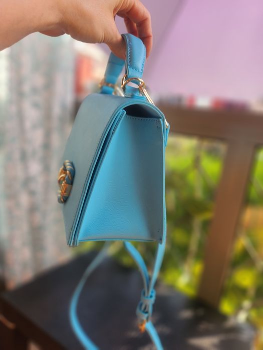 Нова кокетна чантичка