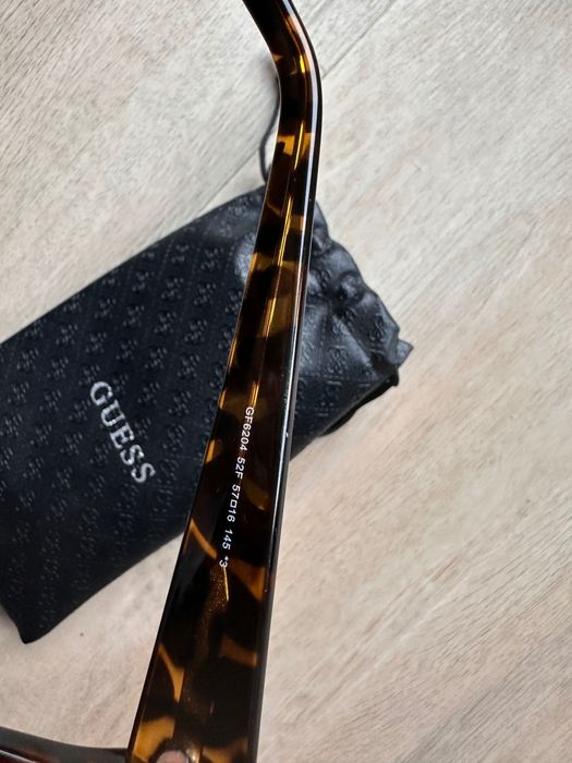 Слънчеви очила Guess
