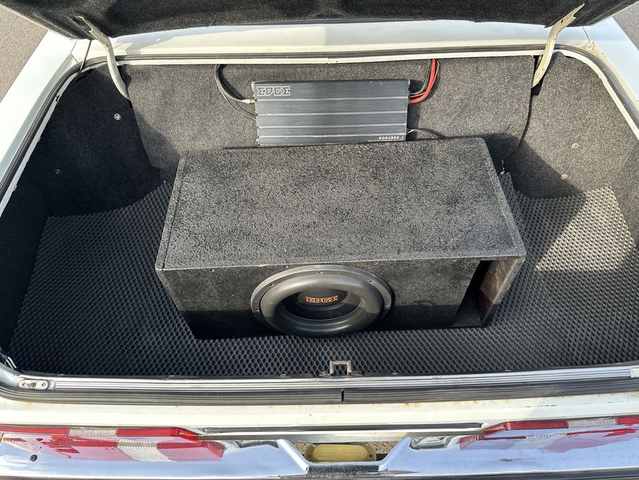 Волга ГАЗ 3102  (Плитка) б/н