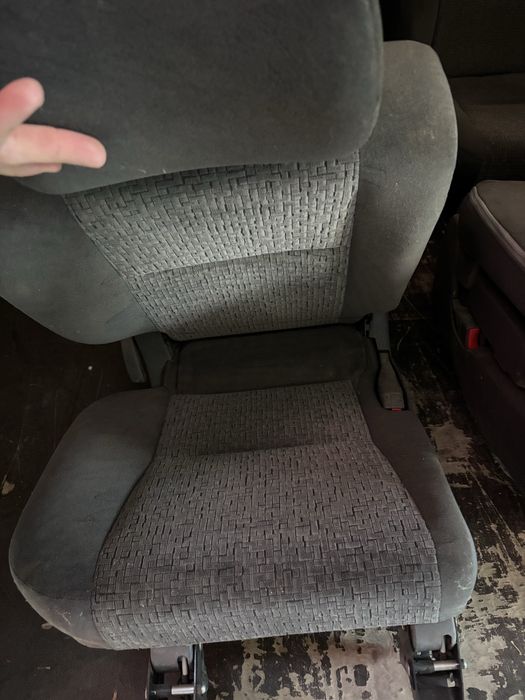 Седалки за Land Cruiser 120