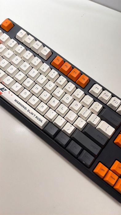 Клавиатура Varmilo Cliff VCS87 Bot: Awake Triple Mode, Cherry MX Red