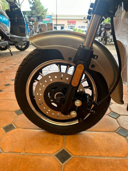 Elektro skuter yangi dastafka bor