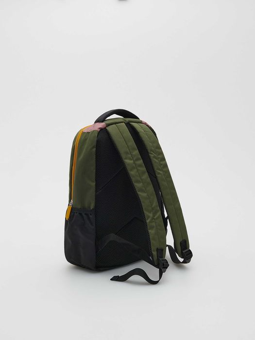 Нова ученическа раница Reserved