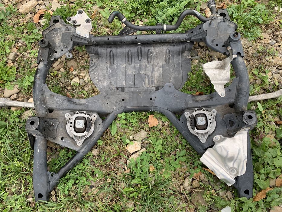 Punte fata / Cadru motor / Jug BMW Seria 1 F20 F21 Seria 2 F22 F23