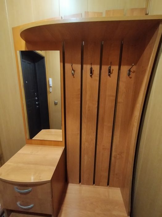 Продам небольшую прихожую