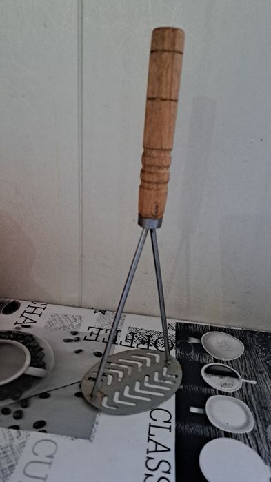 Для дома посуды в хорошем состояние