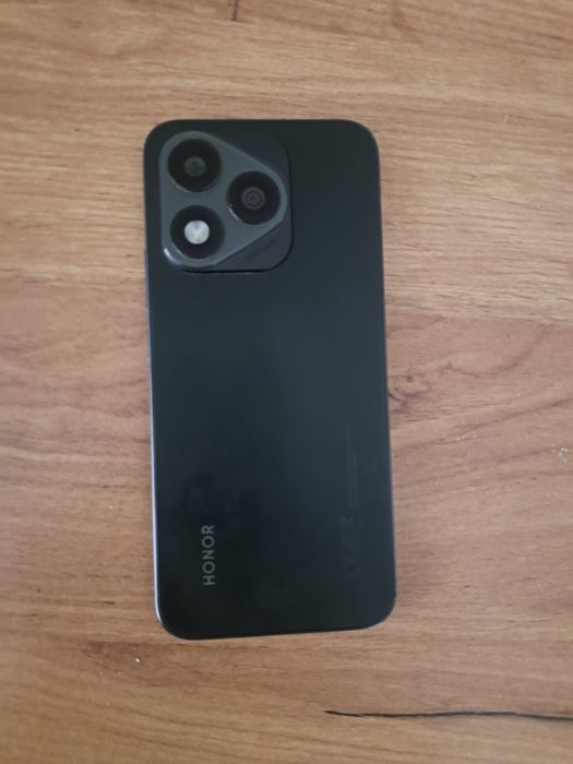 Vând HONOR 400 lite