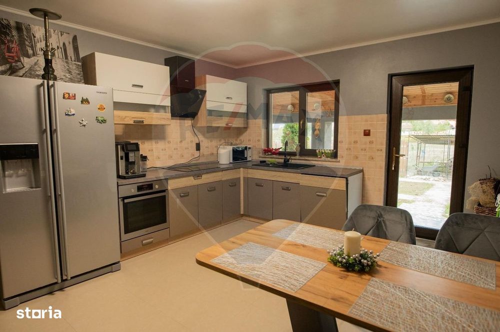 Casă / Vilă cu 5 camere de vânzare