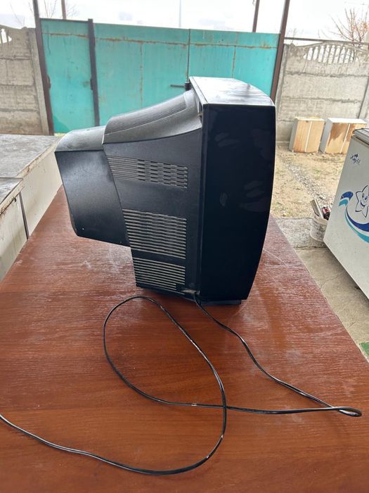 Телевизор LG в хорошем состоянии