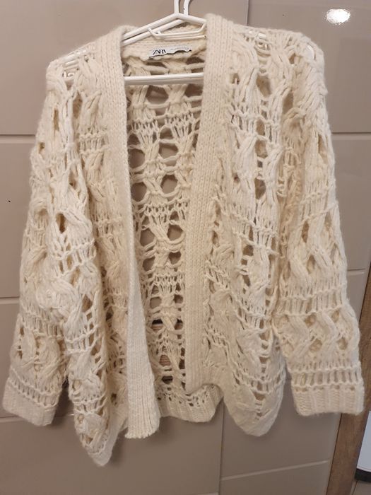 Pulover NOU deosebit de frumos REDUCERE